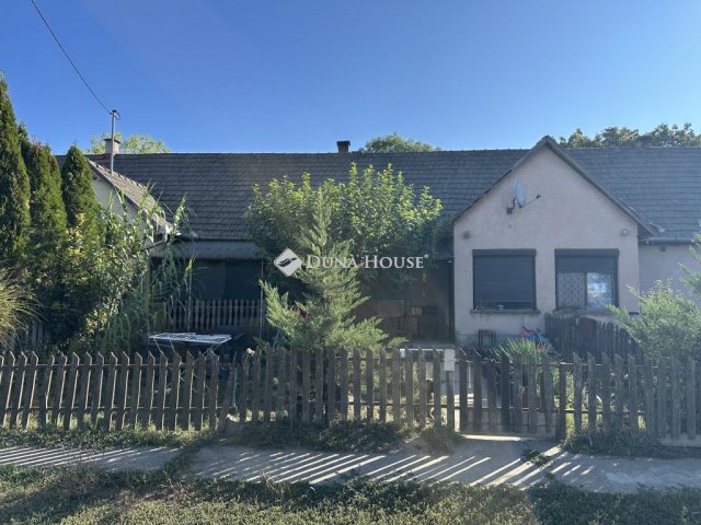 Eladó téglalakás, Iregszemcsén 5.5 M Ft, 2 szobás
