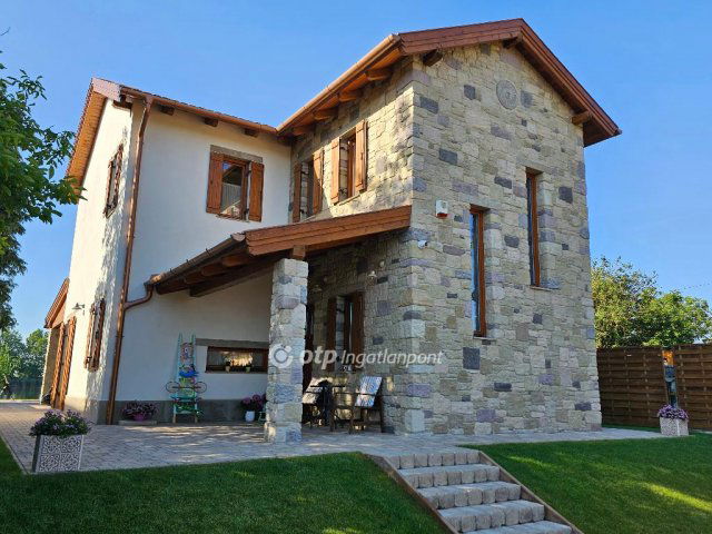 Eladó nyaraló, Makádon 271.73 M Ft, 1+3 szobás