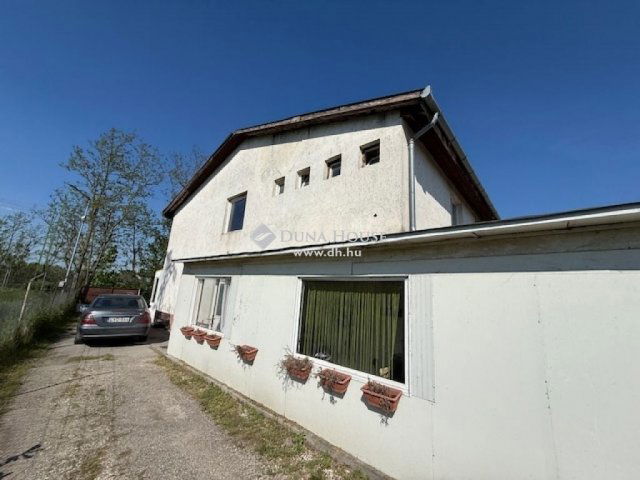 Eladó ipari ingatlan, Üllőn 390 M Ft / költözzbe.hu