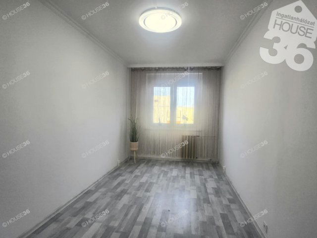 Eladó panellakás, Kecskeméten 47.9 M Ft, 2 szobás