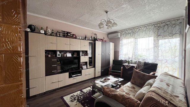 Eladó téglalakás, Tatán 67 M Ft, 2+1 szobás