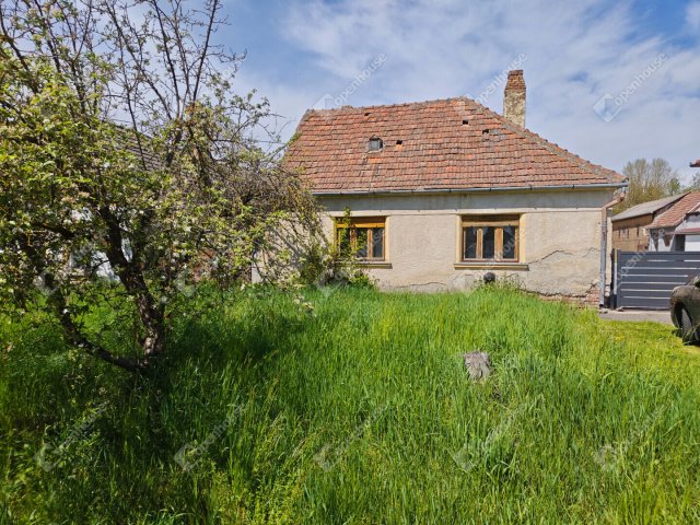 Eladó családi ház, Góron 14.9 M Ft, 3 szobás