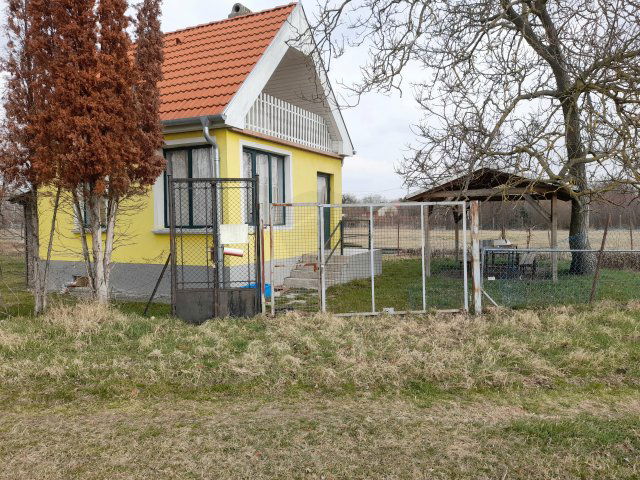 Eladó nyaraló, Győrött, Aradi vértanúk útján 26 M Ft