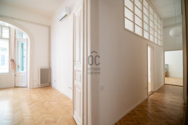 Eladó téglalakás, Budapesten, VI. kerületben 250 M Ft, 4 szobás