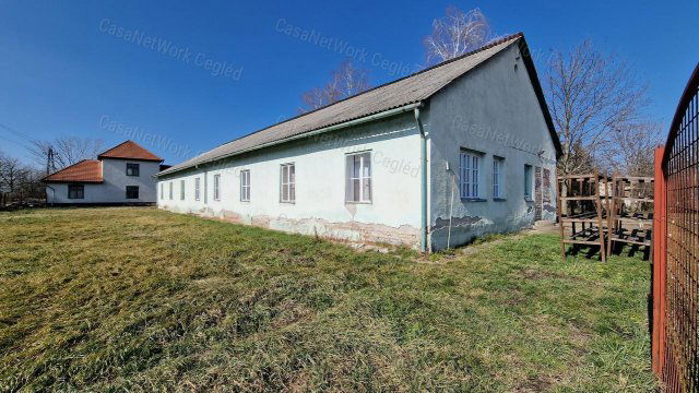 Eladó ipari ingatlan, Cegléden 120 M Ft, 5 szobás