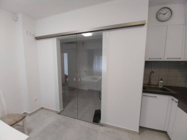 Kiadó téglalakás, albérlet, Tatán, Ady Endre utcában, 3 szobás