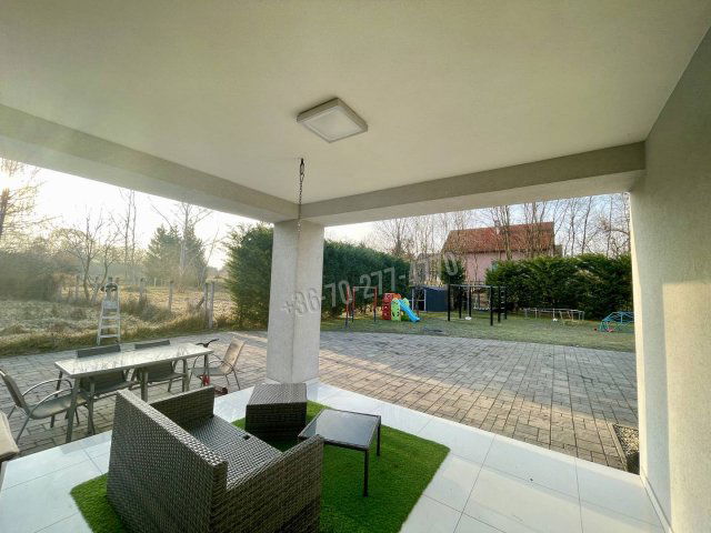 Eladó családi ház, Oroszlányban, Kossuth Lajos utcában 108 M Ft