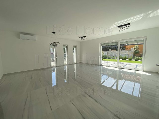 Eladó családi ház, Zamárdiban 129.9 M Ft, 4 szobás