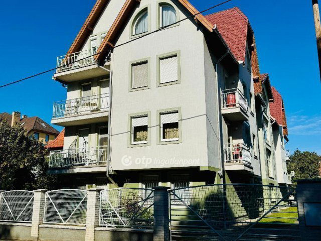 Eladó téglalakás, Debrecenben 84.9 M Ft, 3 szobás