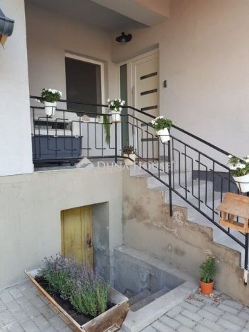 Eladó családi ház, Tabajdon 79 M Ft, 3 szobás