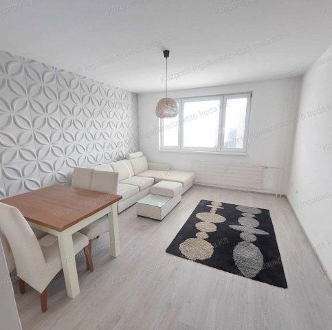 Kiadó panellakás, albérlet, Komáromban 184 E Ft / hó, 2 szobás