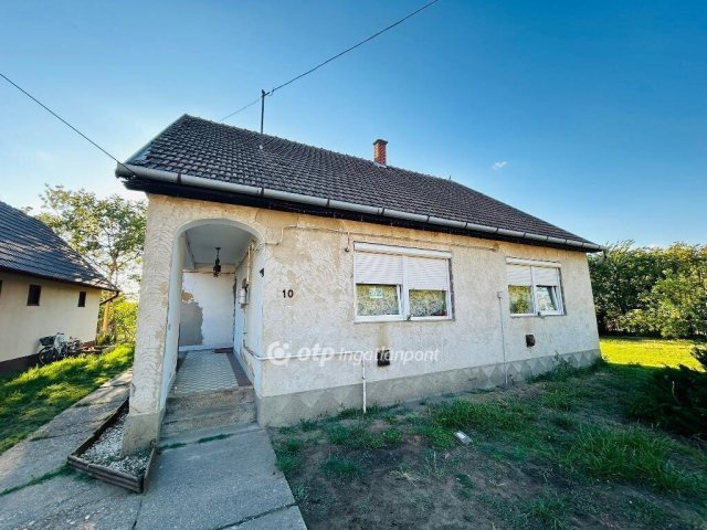 Eladó családi ház, Vasmegyeren 19.5 M Ft, 3 szobás