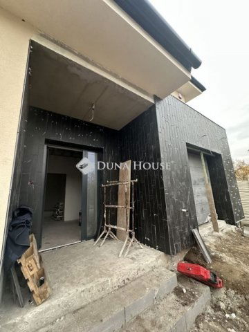 Eladó családi ház, Gyálon 249.9 M Ft, 6 szobás