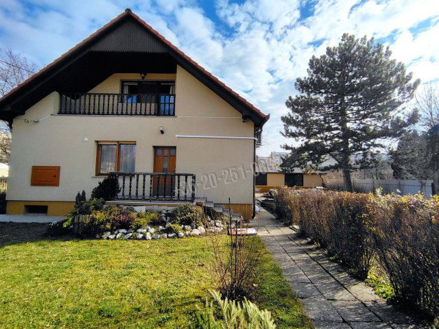 Eladó családi ház, Mohácson 99 M Ft, 5 szobás