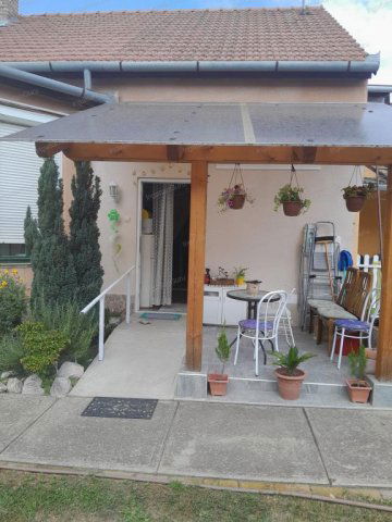 Eladó családi ház, Kecskeméten 25.9 M Ft, 1 szobás