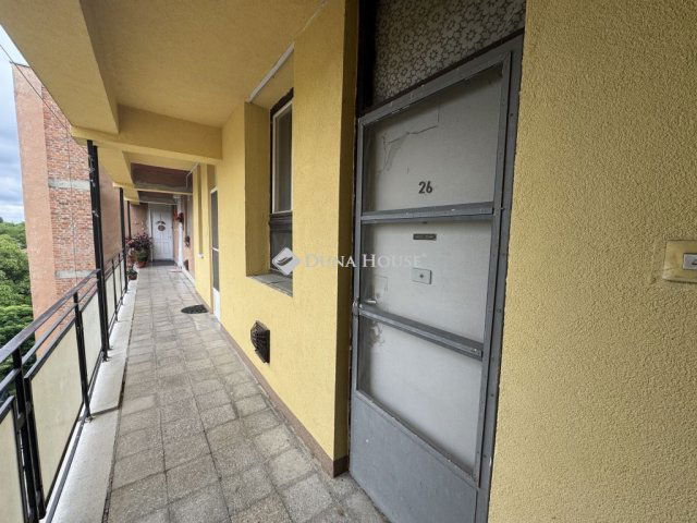 Eladó téglalakás, Békésen 14.5 M Ft, 2 szobás