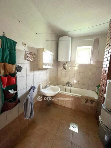 Eladó családi ház, Pásztón 36.5 M Ft, 2+1 szobás