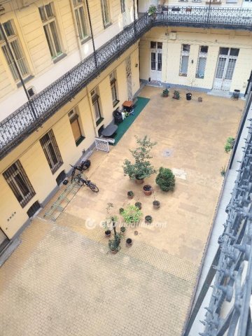 Eladó téglalakás, Budapesten, V. kerületben 225 M Ft, 3 szobás