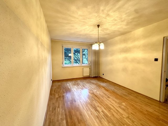 Eladó panellakás, Budaörsön, Szivárvány utcában 82.9 M Ft