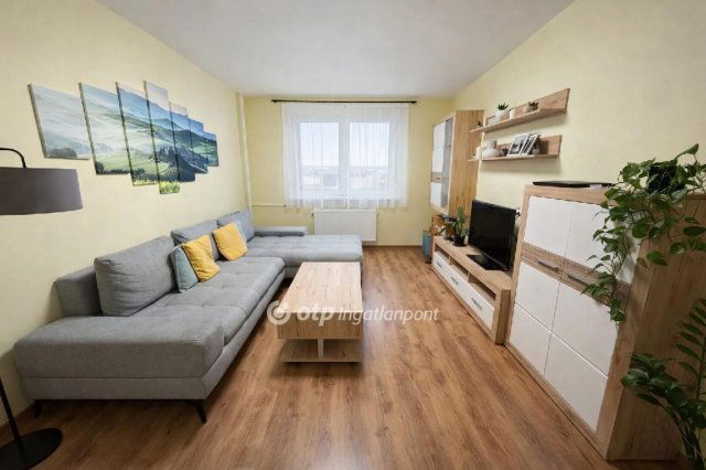 Eladó panellakás, Mosonmagyaróváron 49.9 M Ft, 2 szobás