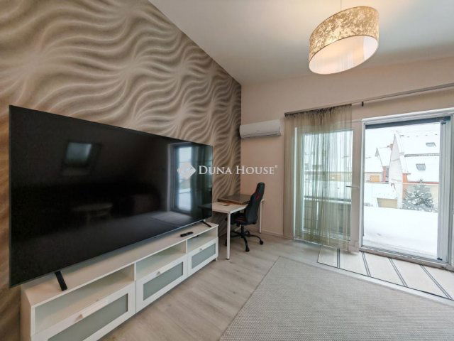 Kiadó téglalakás, albérlet, Szolnokon 260 E Ft / hó, 1+1 szobás