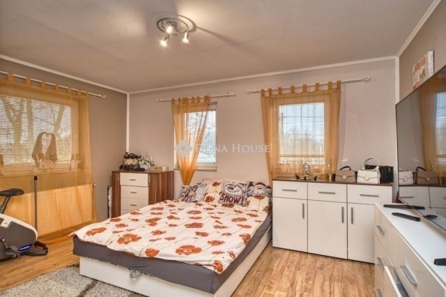 Eladó téglalakás, Üllőn 99.5 M Ft, 4 szobás