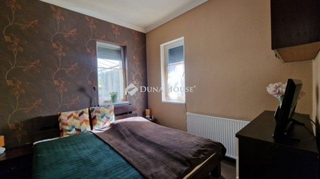 Eladó családi ház, Budapesten, XVI. kerületben 65 M Ft, 4 szobás