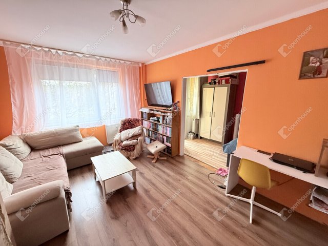 Eladó panellakás, Miskolcon 39.7 M Ft, 2+1 szobás