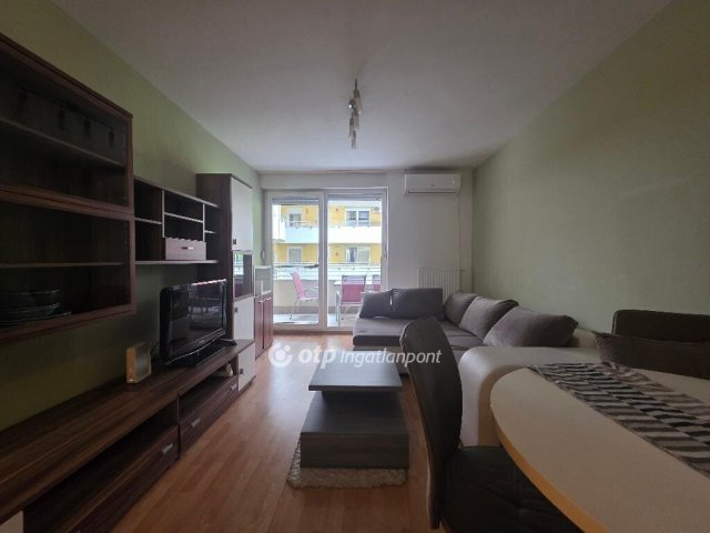 Eladó téglalakás, Budapesten, VIII. kerületben 85.9 M Ft