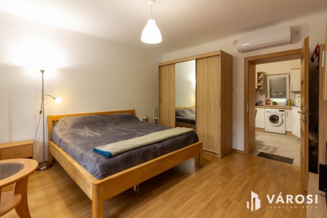 Kiadó téglalakás, albérlet, Szegeden 250 E Ft / hó, 1 szobás