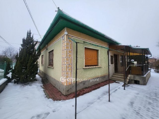 Eladó családi ház, Vecsésen 79.4 M Ft, 2 szobás
