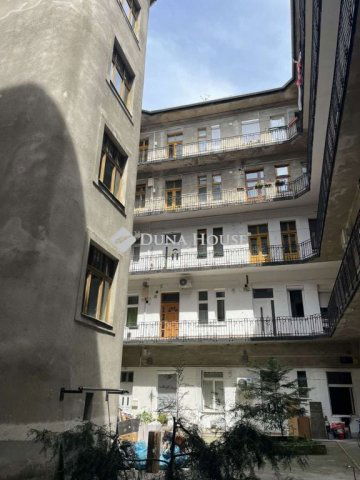 Eladó téglalakás, Budapesten, VII. kerületben, István utcában