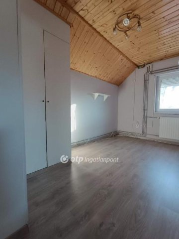 Eladó családi ház, Solymáron 159.9 M Ft, 6 szobás
