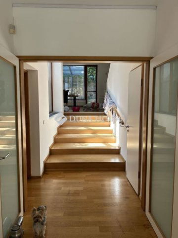 Eladó családi ház, Nagykovácsiban 350 M Ft, 5 szobás