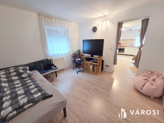 Eladó családi ház, Szigetszentmiklóson 135 M Ft, 5 szobás