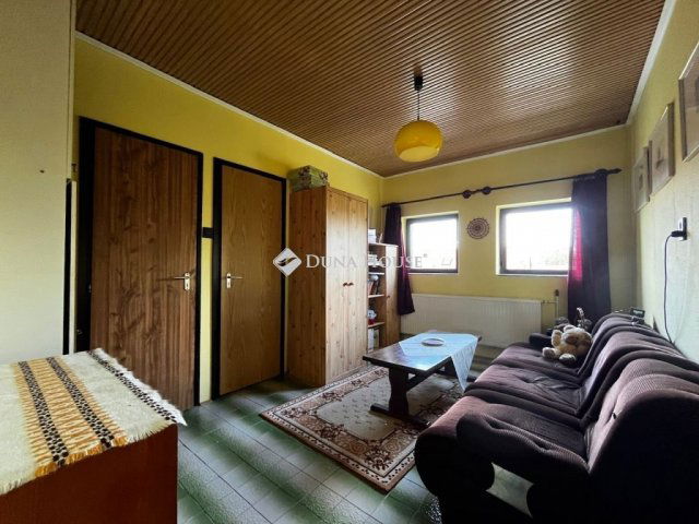 Eladó családi ház, Mohácson 99 M Ft, 6 szobás