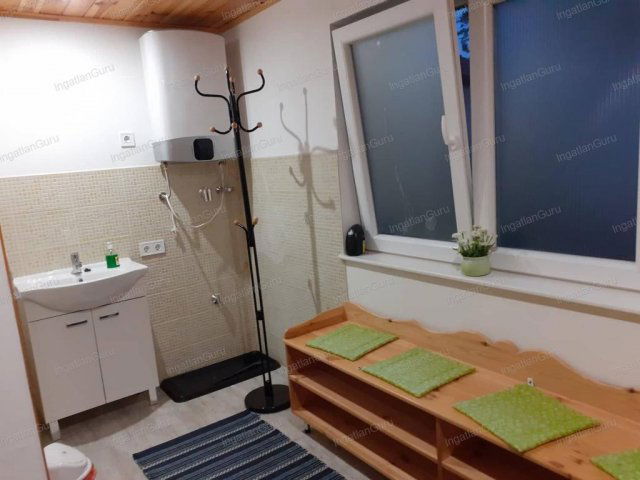 Eladó üzlethelyiség, Bugacon 31 M Ft, 5 szobás