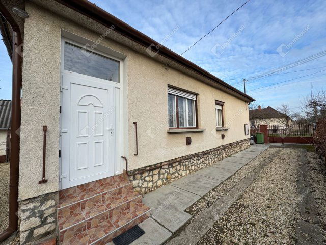 Eladó családi ház, Celldömölkön 41 M Ft, 3 szobás