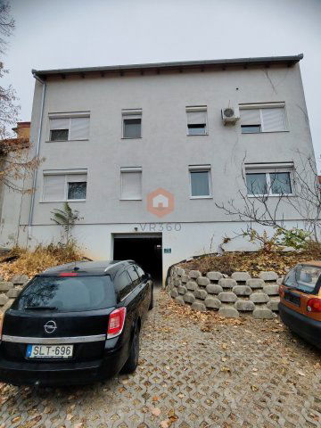 Eladó téglalakás, Pécsett 49.9 M Ft, 1+2 szobás