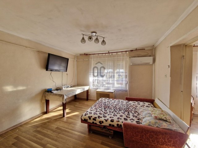 Eladó családi ház, Törtelen 22.5 M Ft, 3 szobás