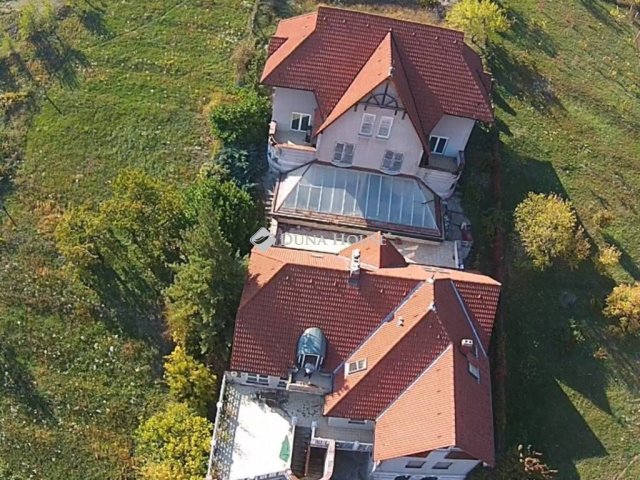Eladó üzlethelyiség, Pécsett, Bálicsi úton 129 M Ft