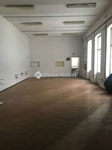 Eladó ipari ingatlan, Budapesten, XIV. kerületben 800 M Ft