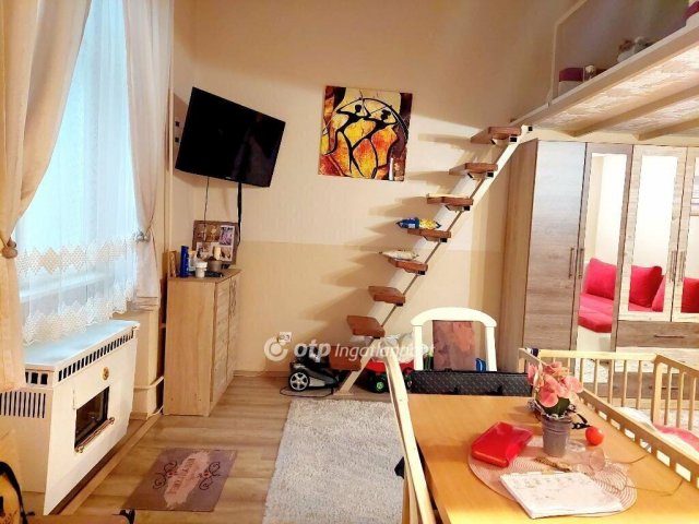 Eladó téglalakás, Budapesten, VIII. kerületben 39.9 M Ft