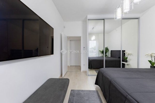 Eladó téglalakás, Budapesten, XIX. kerületben 152 M Ft, 3 szobás