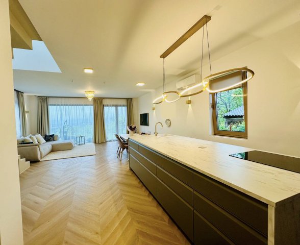 Eladó családi ház, Vácon 160 M Ft, 5 szobás