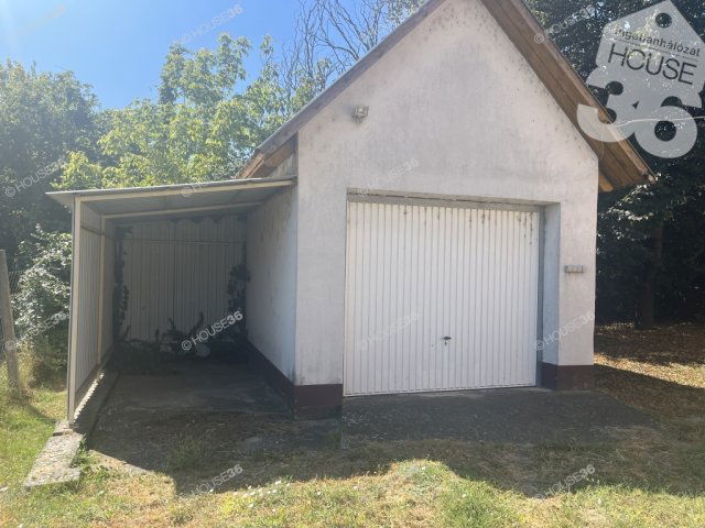 Eladó családi ház, Solton 30 M Ft, 4 szobás