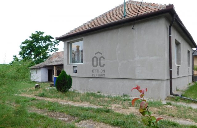 Eladó családi ház, Tápióságon 36 M Ft, 2 szobás