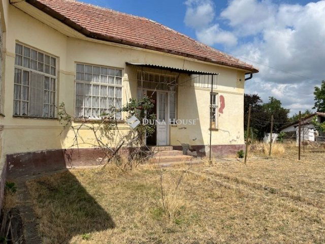 Eladó családi ház, Poroszlón 27.9 M Ft, 3 szobás