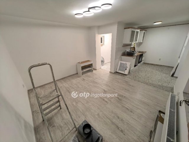 Eladó családi ház, Debrecenben 34.9 M Ft, 1 szobás