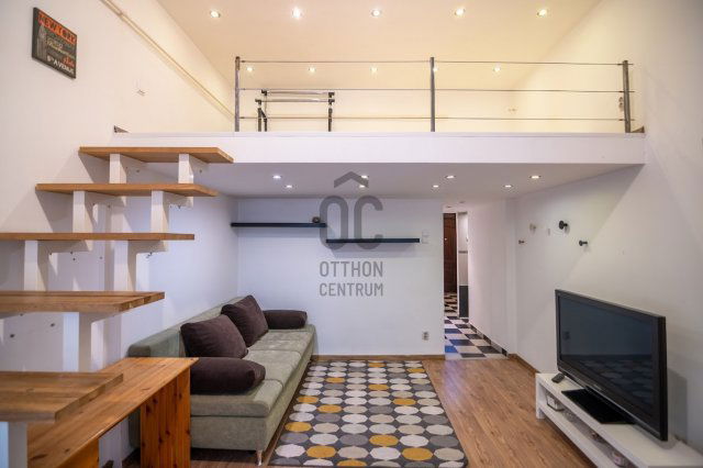 Eladó téglalakás, Budapesten, VIII. kerületben, Auróra utcában